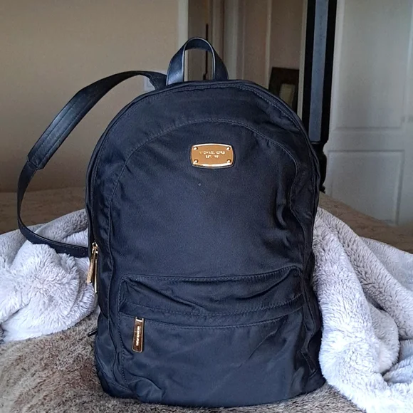 Michael Kors Women\'s Jet Set Black Large Nylon Backpack Jet Set Large Logo Backpack in BLACK - Sale | Michael Kors [US] main image 4
